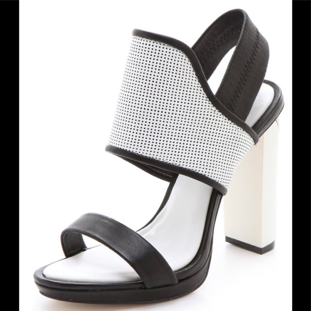 BCBG Max Azria Jovian Color-Block Shoe ✨Size 7.5 B